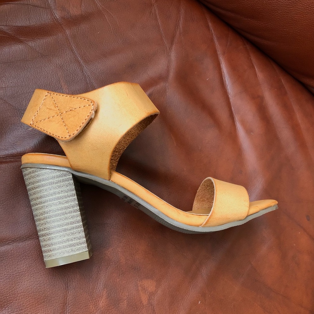 Qupid Heeled Sandals